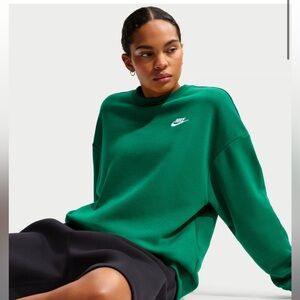 Nike Women's Green loose crew-neck sweatshirt
